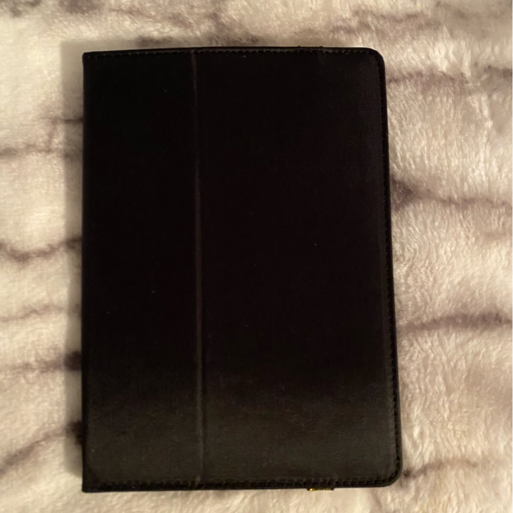 Cynthia Rowley Magnetic Folio for 7-8” Tablets